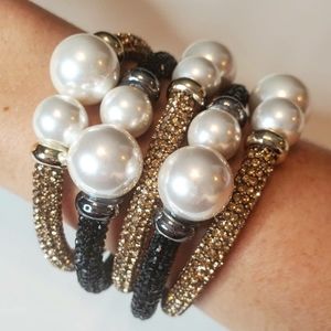 Rhinestones and pearls bracelet